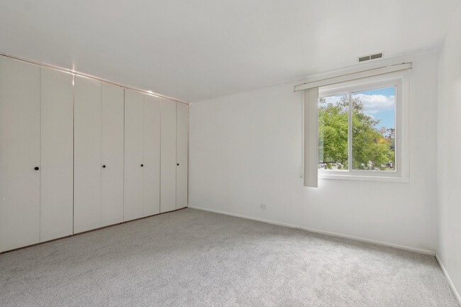 Building Photo - 2650 Brookwood Way Dr