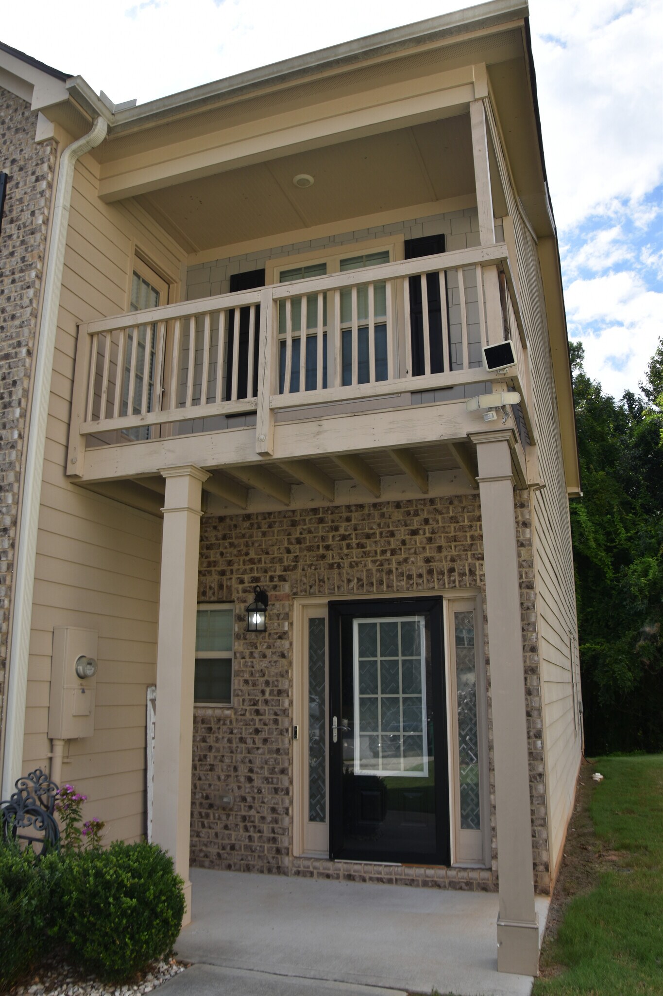Building Photo - Room in Townhome on Castellan Dr