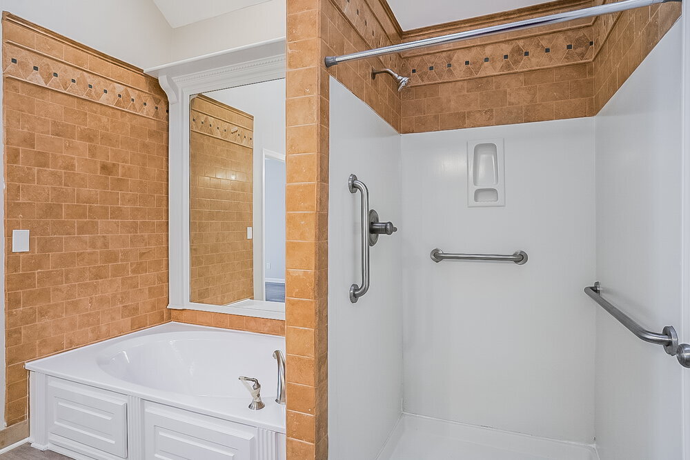 Building Photo - 5471 Saddle Creek