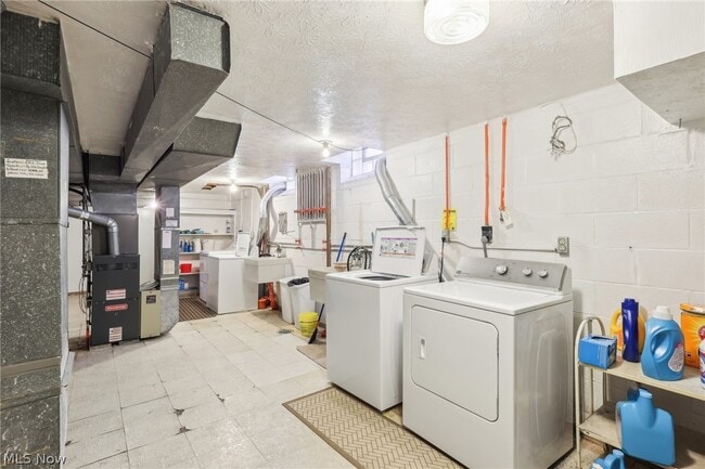 Building Photo - 13630 Cedar Rd