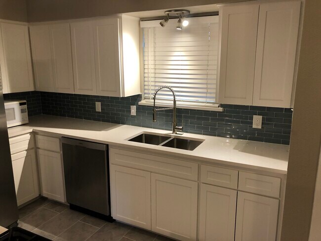 Kitchen - 9633 Chukar Cir