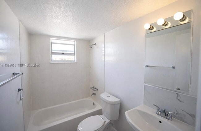 Building Photo - 2315 W Okeechobee Rd