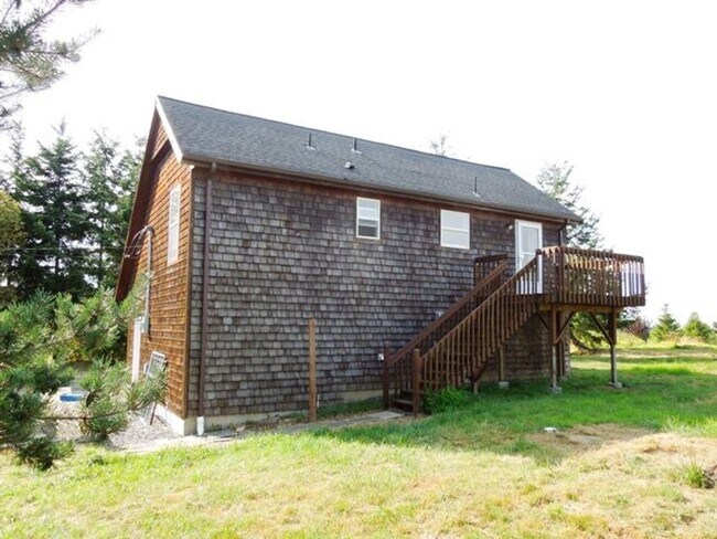 Building Photo - 1 Bedroom Apartment in the Country
