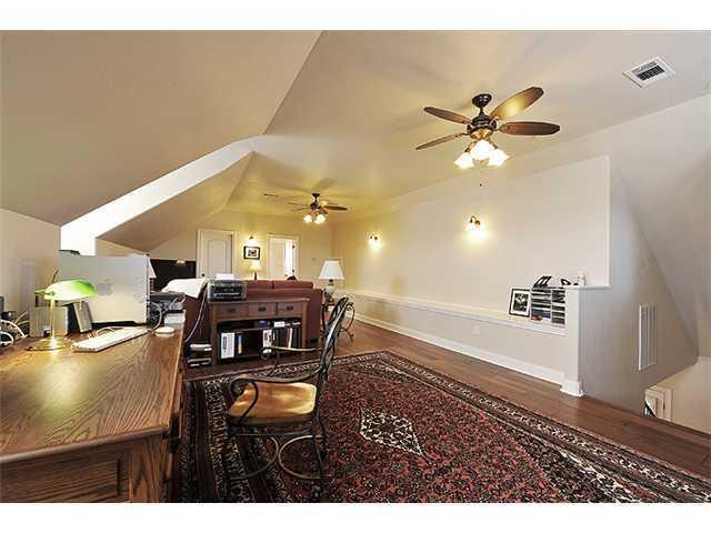 Building Photo - 644 Newport Dr