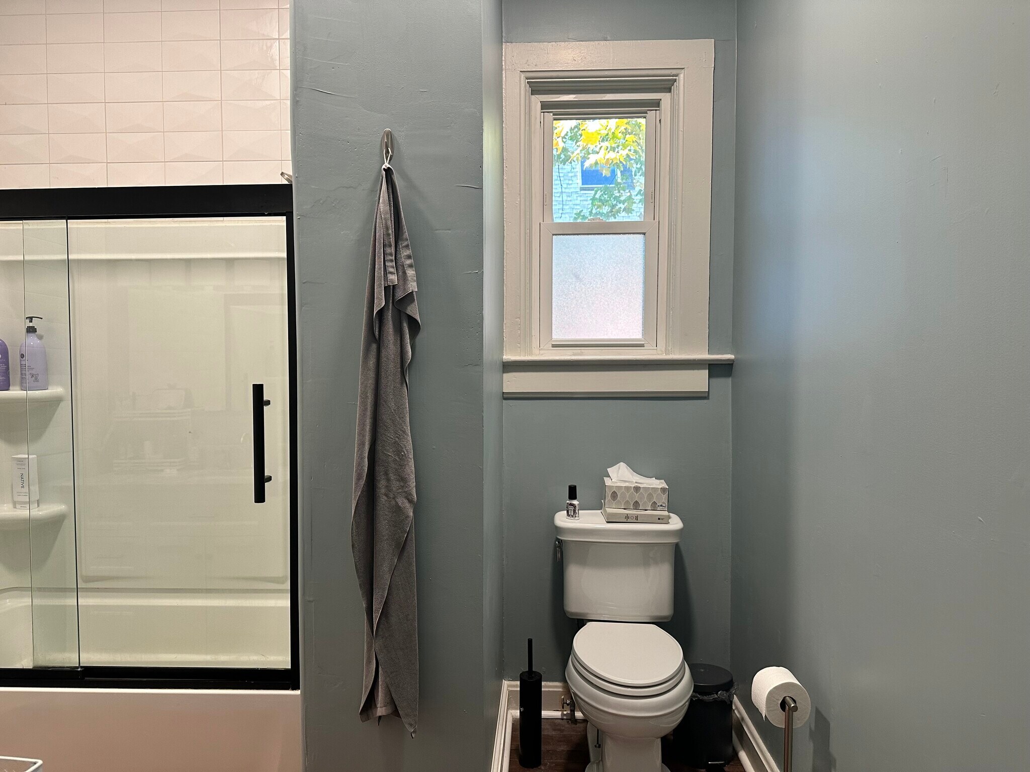 Bathroom - 1633 Main St