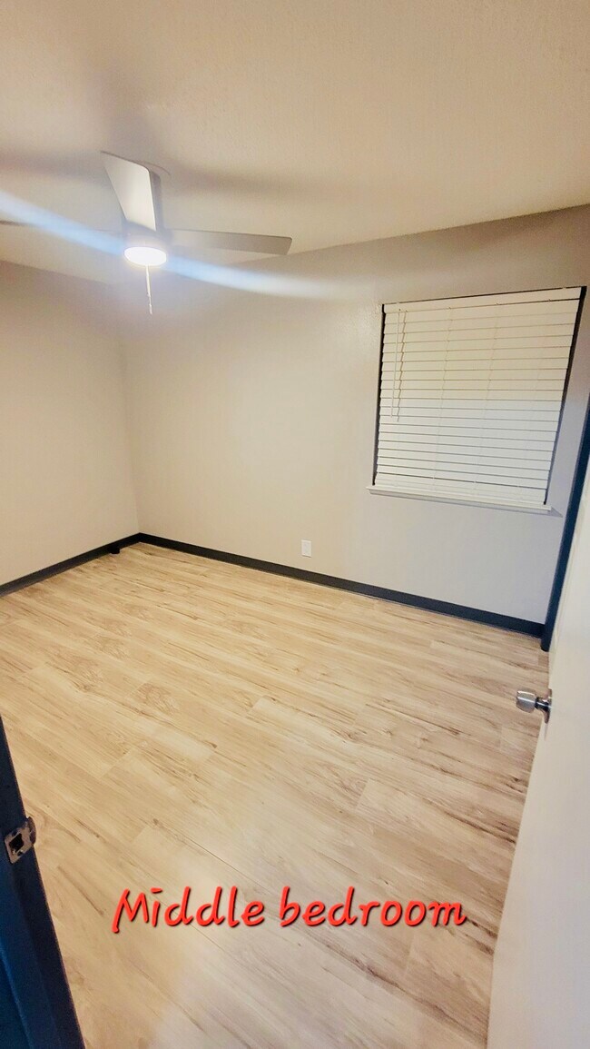 Building Photo - 3 Utica Ln