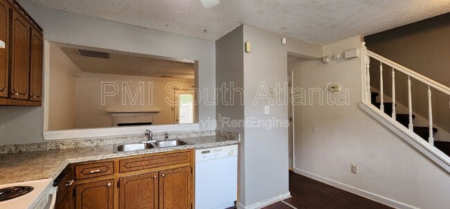 Building Photo - 1681 Winchester Way SE