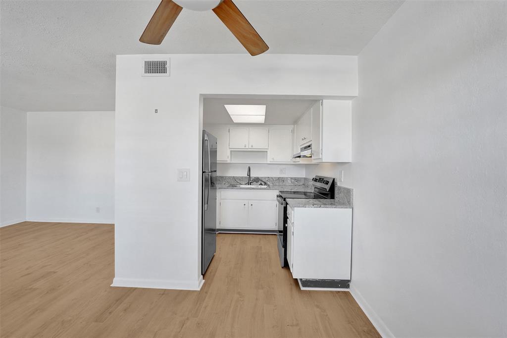 Building Photo - 3220 NE 10th St