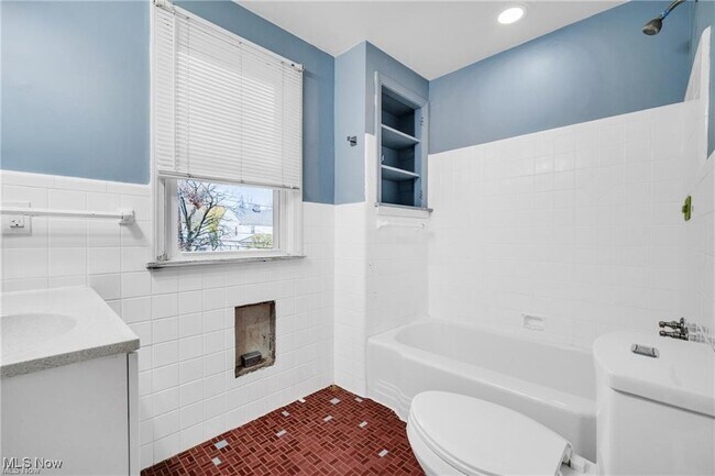 Building Photo - 4430 Silsby Rd