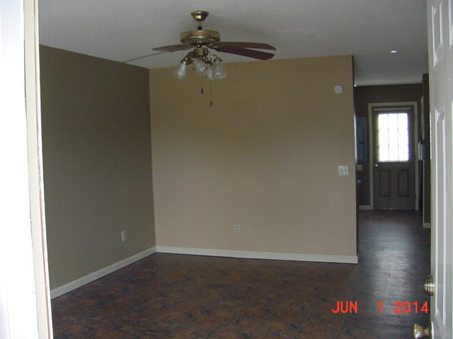 Building Photo - 168 Riverview Dr