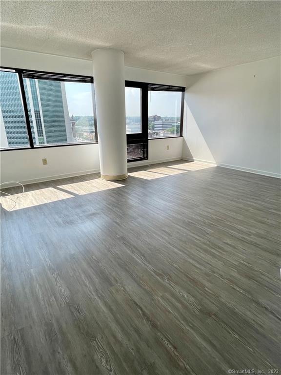 Building Photo - 127 Greyrock Pl
