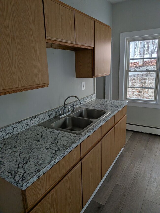 Building Photo - 921-923 Lonergan Ct Dira EFH