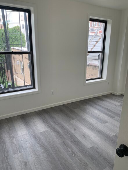 Building Photo - 51 New St