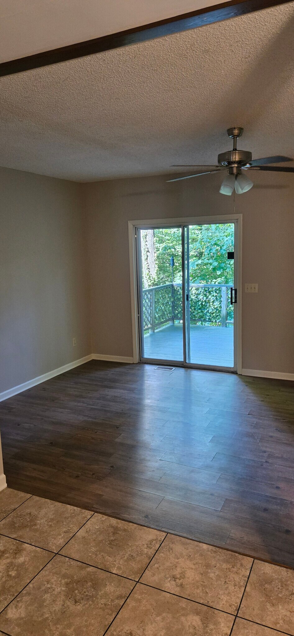 Building Photo - 2025A Stoneycreek Dr