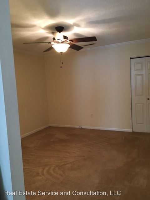 Building Photo - 1000 Lori Ln