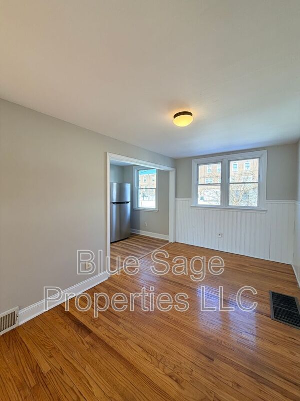 Building Photo - 5207 Westbrook Dr