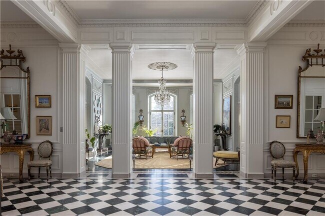 Building Photo - 115 Narragansett Ave