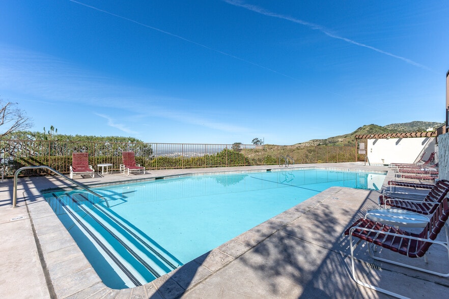 Building Photo - 1709 Camino de Villas