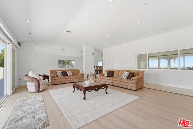 Building Photo - 12570 Bull Canyon Rd
