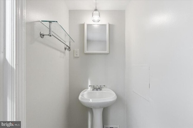 Building Photo - 9704 Lorain Ave