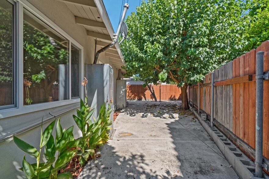 Building Photo - 6444 Gage Ave