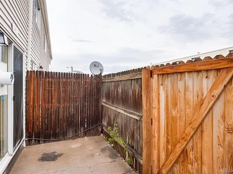 Building Photo - 15815 E 13th Pl