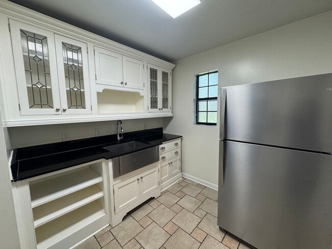 Building Photo - Ready Now! 4/2 Single Family Home in Arlington!