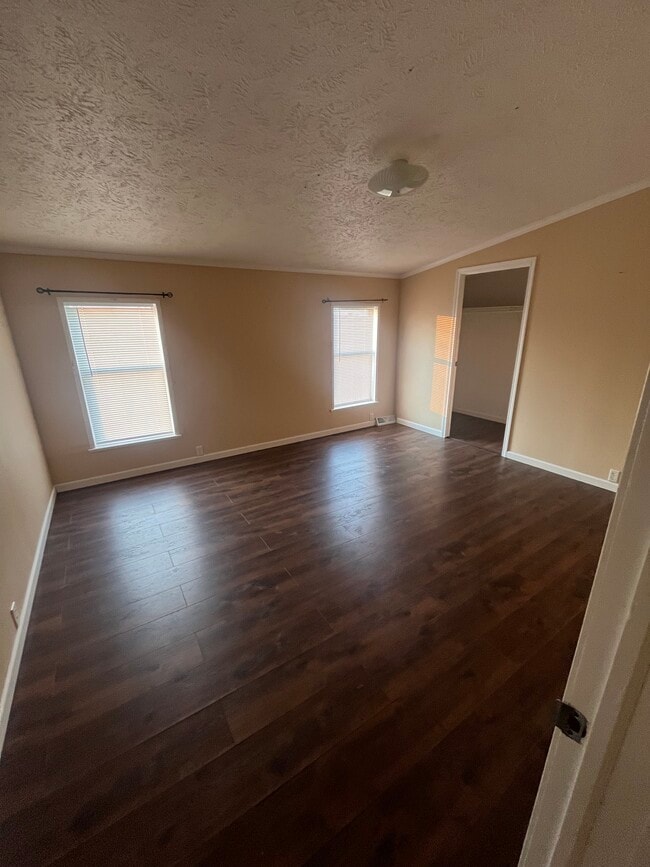 Building Photo - 4421 Tamarack Rd