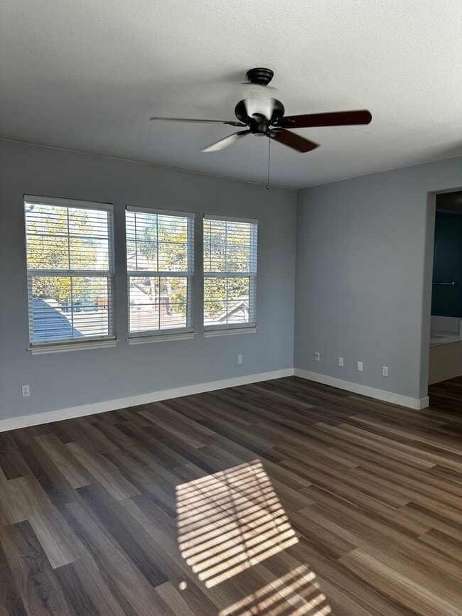 Building Photo - Near Tracy Sports Complex, $500.00 off the first full months rent with possession by 2/1/2026