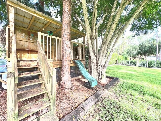 Building Photo - 220 18th Ave NW