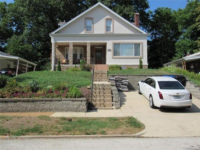 Building Photo - Fantastic 4bd/4ba home! Let yourself in!