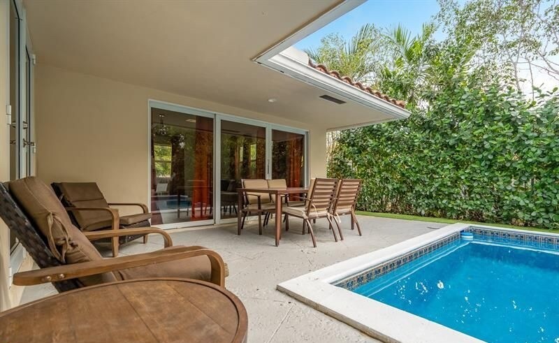 Building Photo - 2409 NE 22nd Terrace