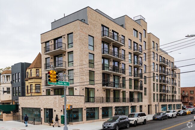 Building Photo - 664 New York Ave