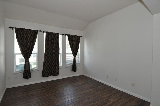 Building Photo - Beautiful home walking distance to Hutto H...