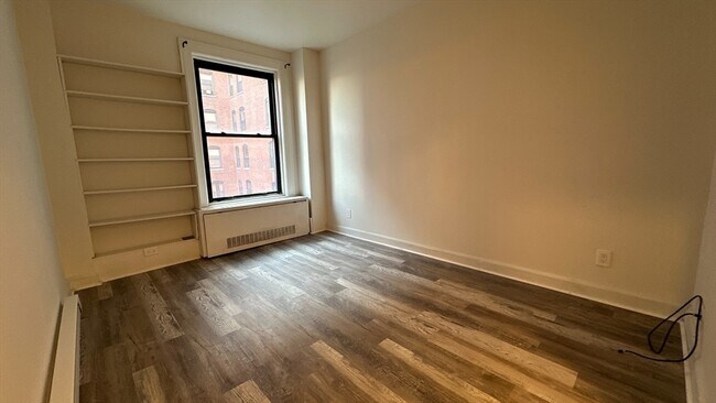 Building Photo - 140 Chestnut St