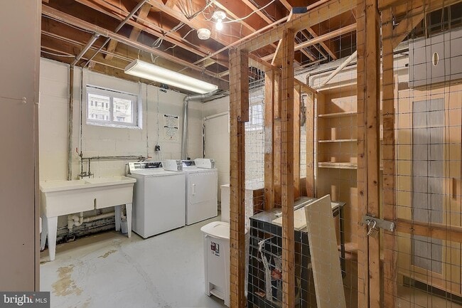 Building Photo - 4023 18th Rd N