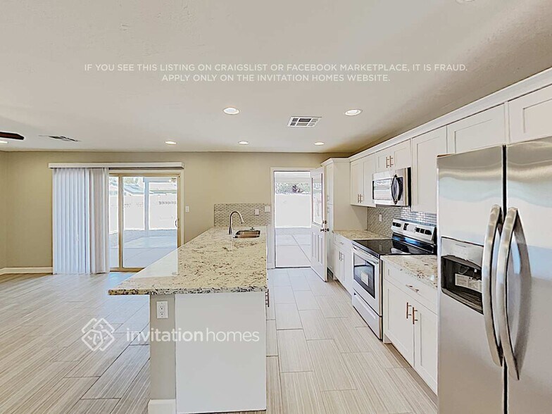 Building Photo - 2127 S Stanley Pl