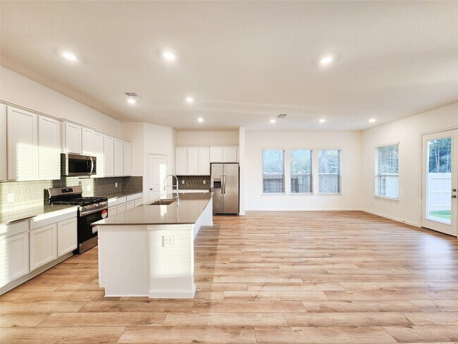 Building Photo - 15552 Leopard Lily Ln