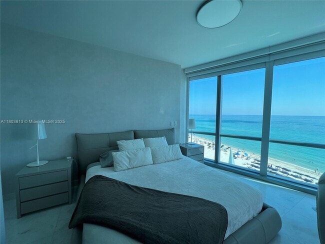 Building Photo - 17121 Collins Ave