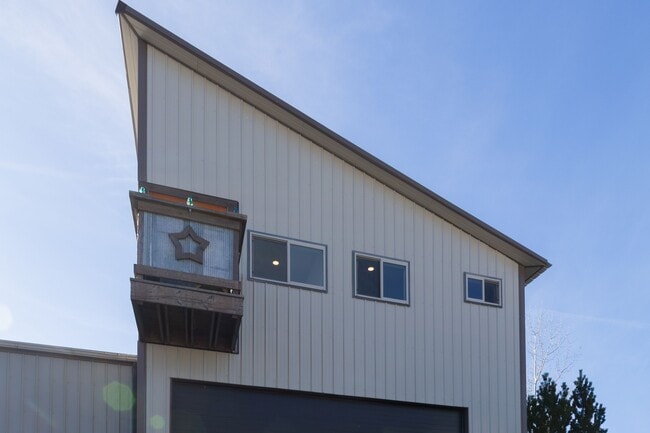 Building Photo - 546 Alaska Frontage Rd