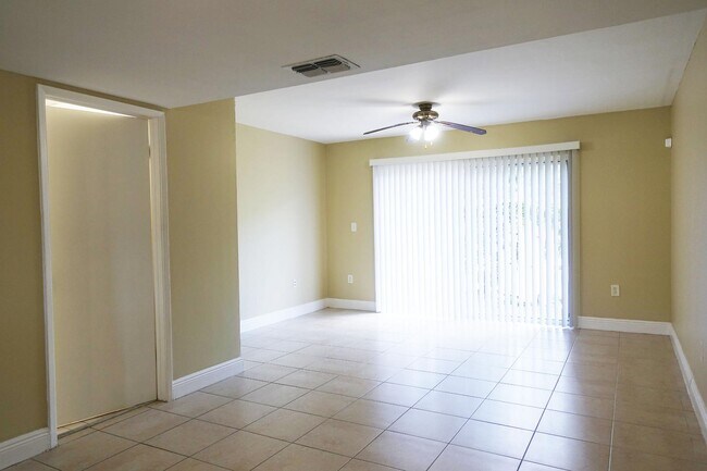 Building Photo - 3845 NW 90th Ave