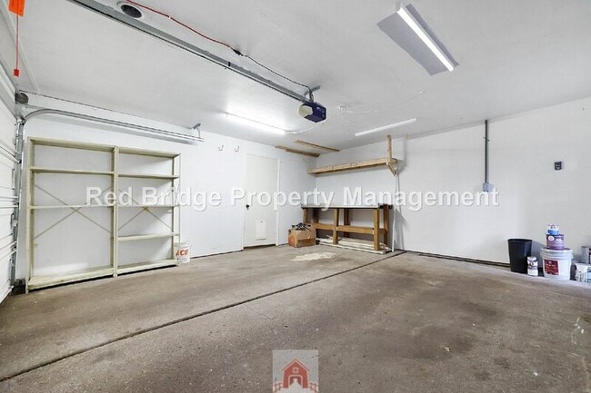 Building Photo - 5695 SW Washington Ct