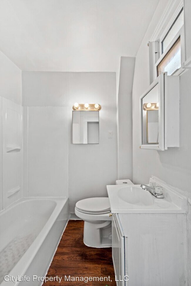 Building Photo - 3 br, 1 bath House - 221 Freeland Street