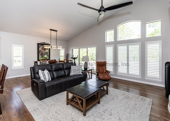 Building Photo - Gorgeous 4 Bedroom House in Pine Creek