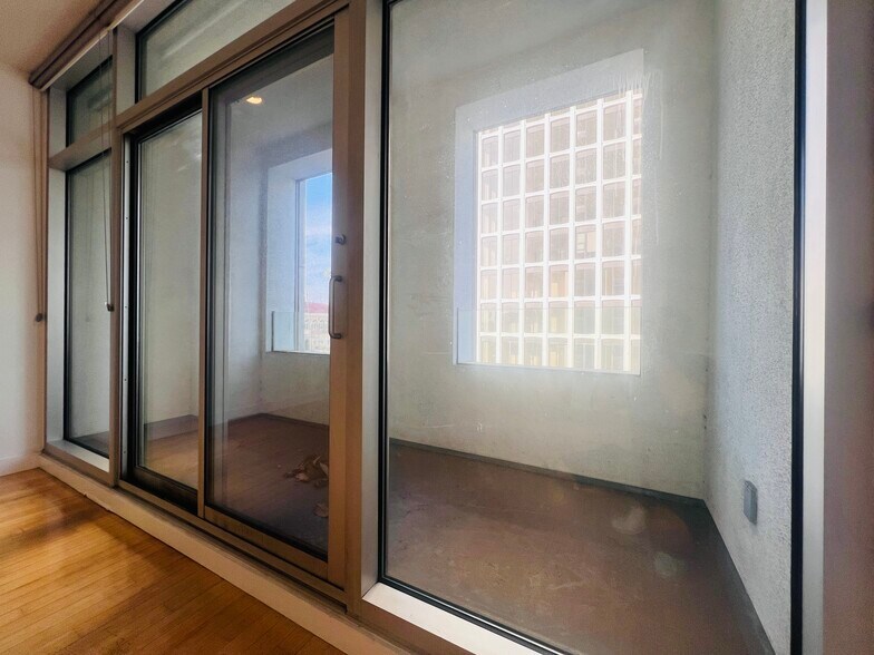 Building Photo - 3810 Wilshire Blvd