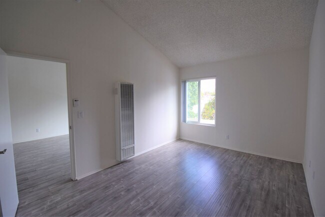 Building Photo - 7350 Kester Ave