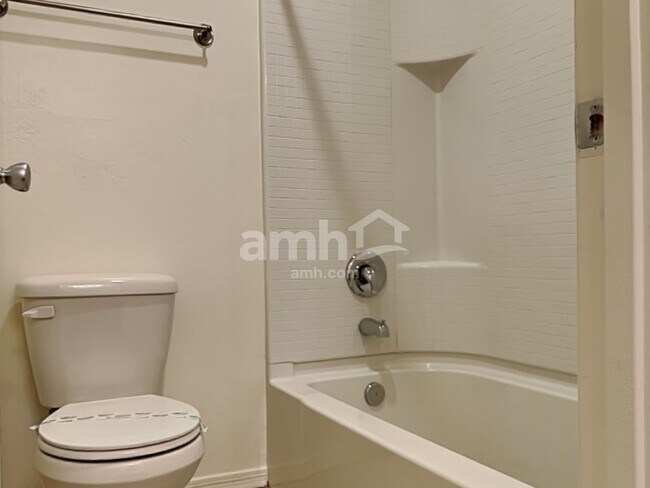 Building Photo - 11754 W Vanderbilt Farms Way