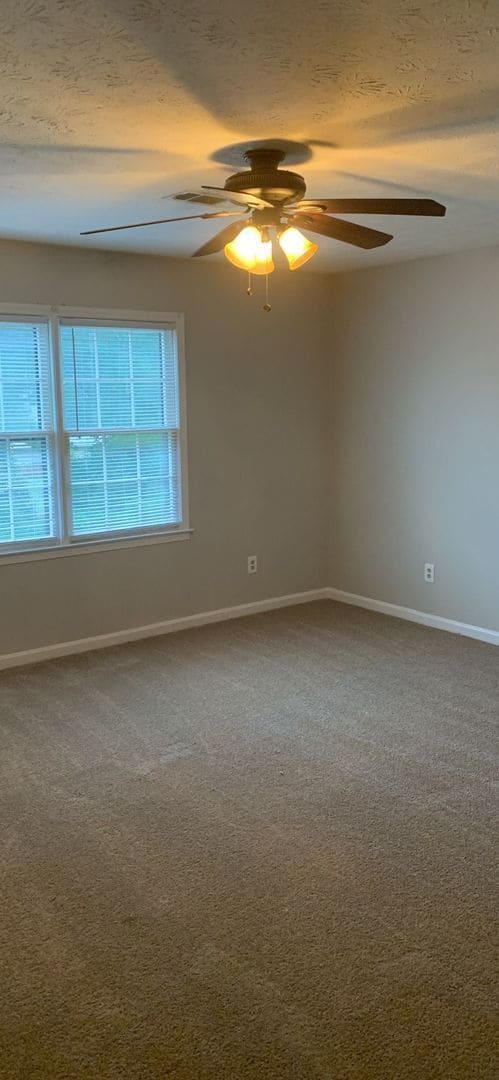 Building Photo - READY NOW! Beautiful townhome! 2 bedroom 2.5 bathroom in Snellville