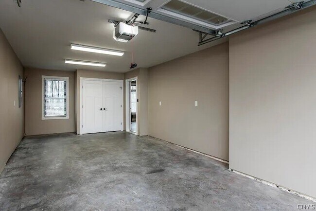 Building Photo - 104 Sand Piper