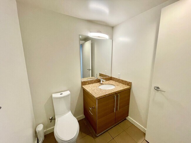 Building Photo - Luxurious Condo at Madrone w/Bay, City Views, Balcony, Pool, Parking - A Must See - PROGRESSIVE
